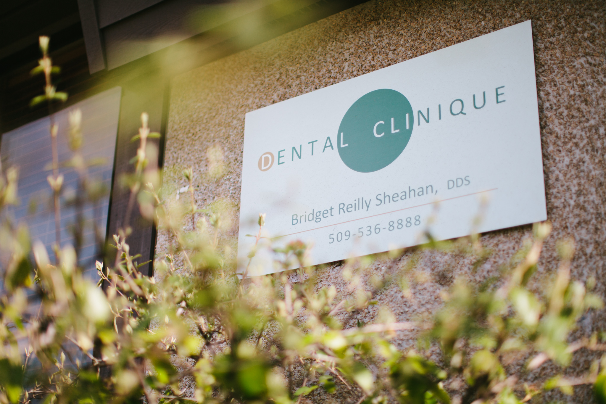 Dental Clinique Spokane Dental Office Doctor Bridget Reilly Sheahan Sign